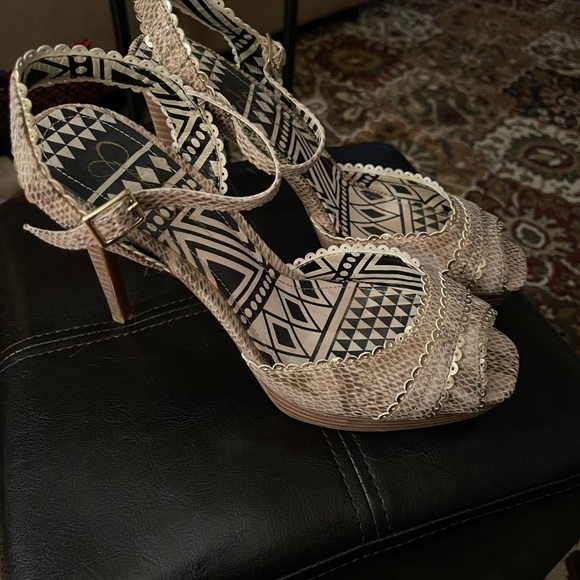 Jessica Simpson - Picture 2 of 5